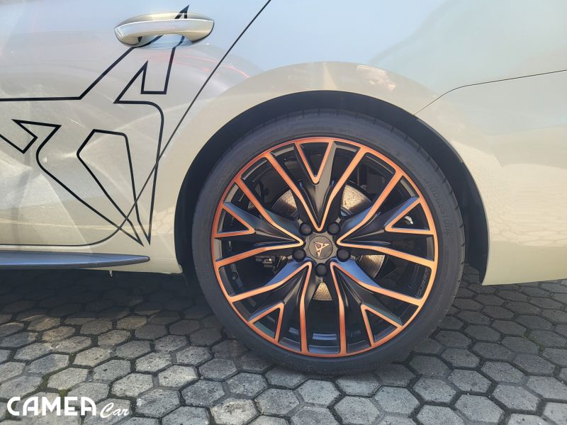 CUPRA Leon SP VZ 2,0 TSI 245kW/333k 7DSG 4D
